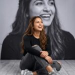 Result 1 for Shades of Happiness AI Photo Editing Prompt